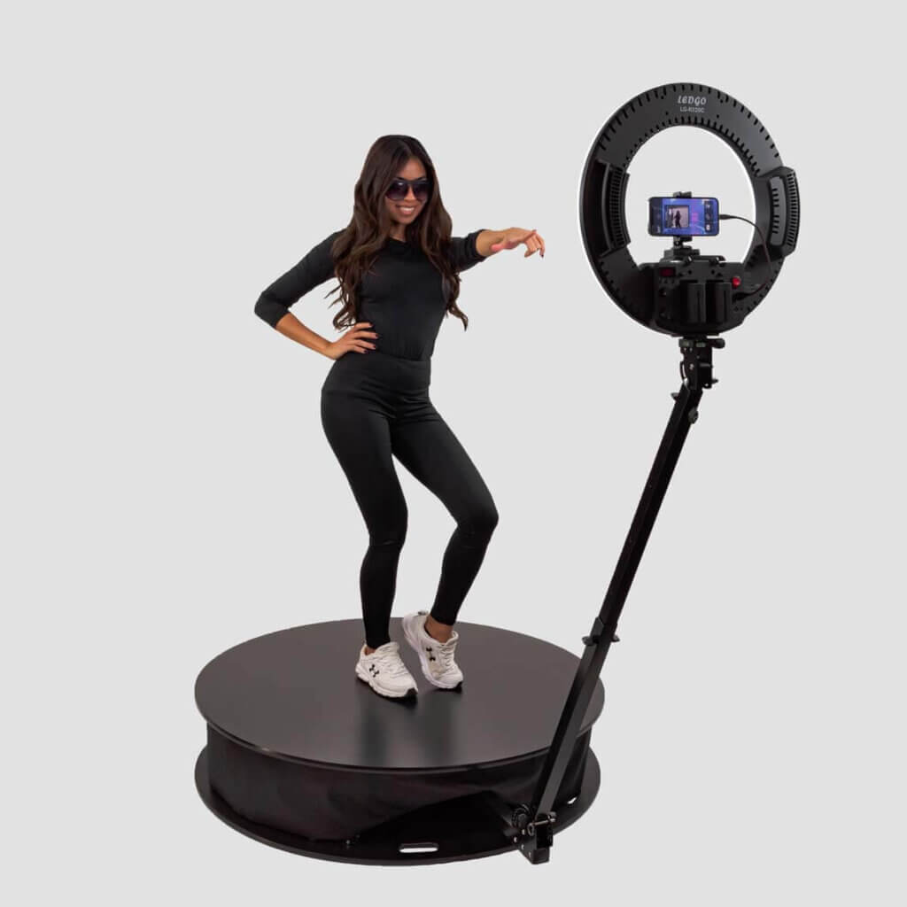 360 Cam Photobooth Pose