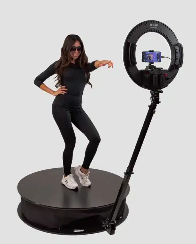 3600