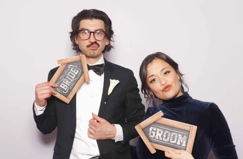 Featured Photo How to Choose the Right Wedding Photo Booth Company