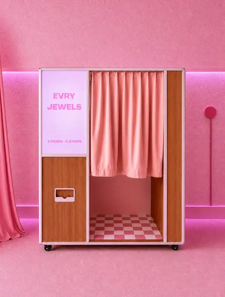 Enclosed Photo Booth customized for Evry Jewels