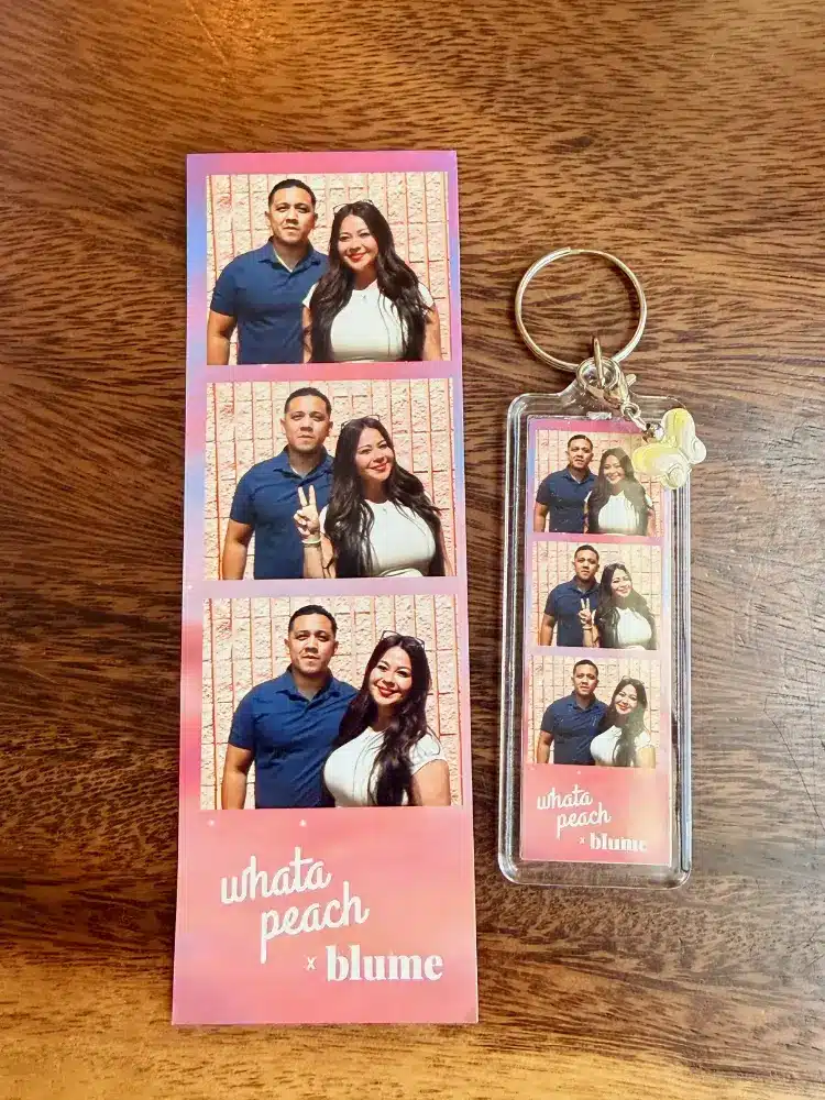 Photo booth keychain for Whatapeach
